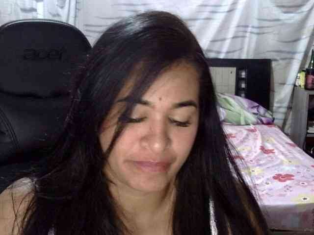 Letty33 webcam
