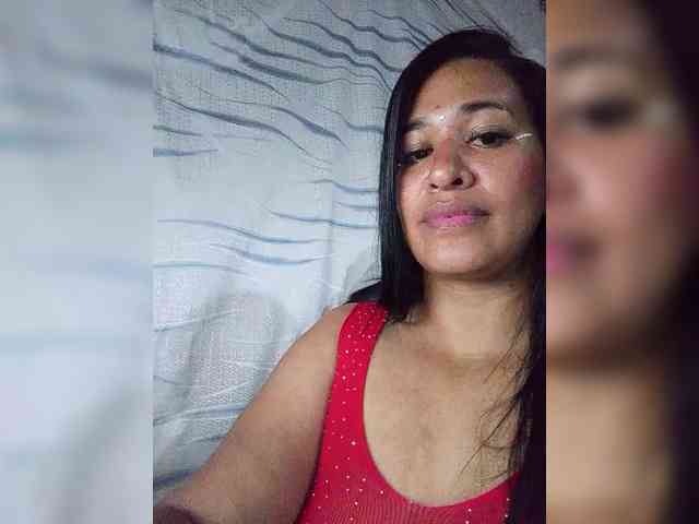 Letty33 webcam