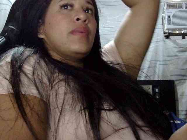 Letty33 webcam