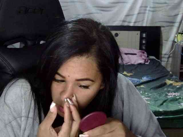 Letty33 webcam