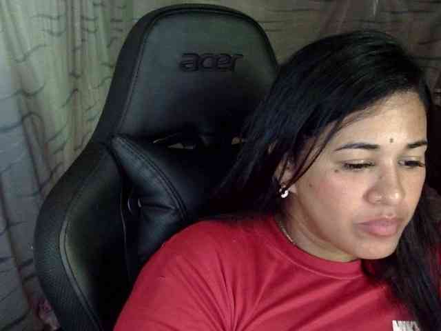Letty33 webcam
