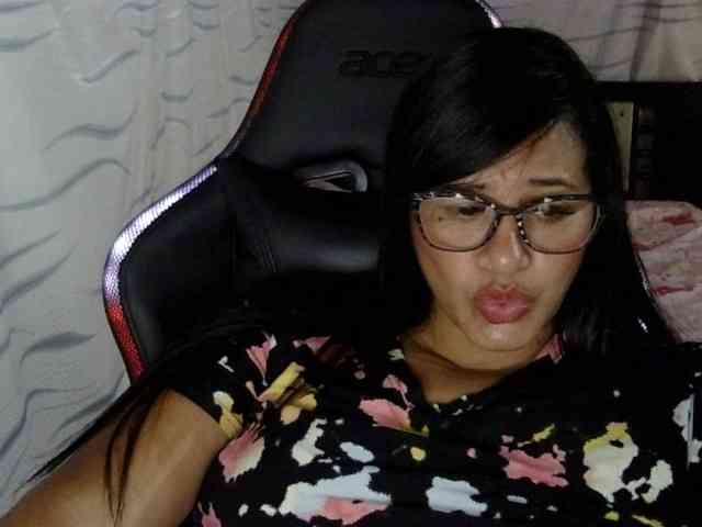 Letty33 webcam