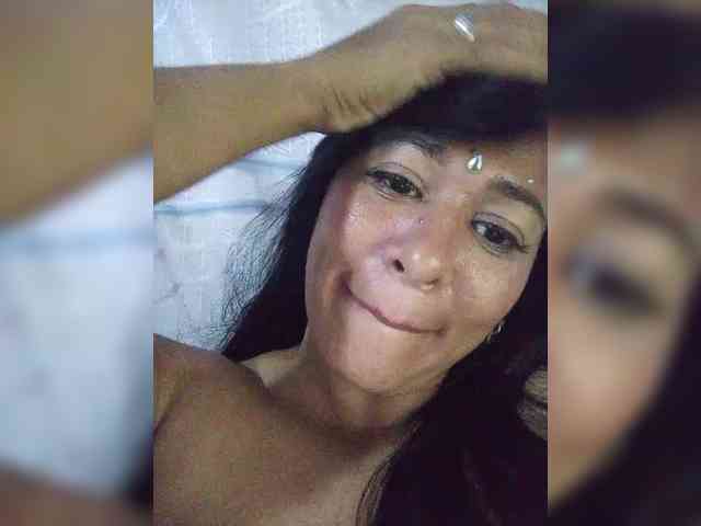 Letty33 webcam