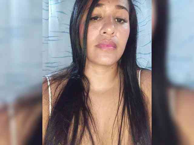 Letty33 webcam