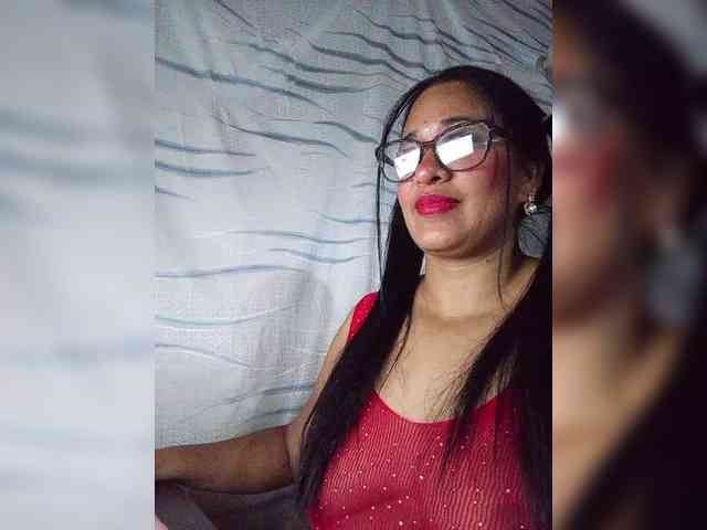Letty33 webcam