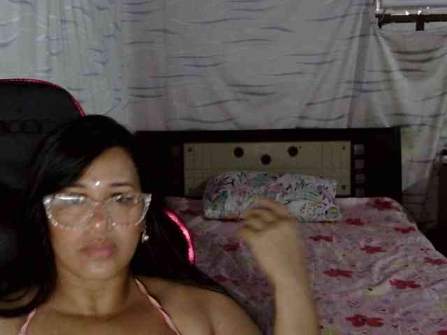 Letty33 webcam