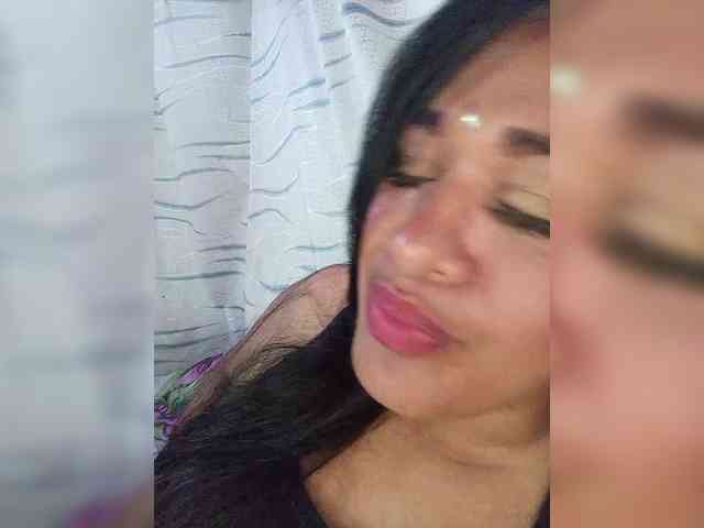 Letty33 webcam