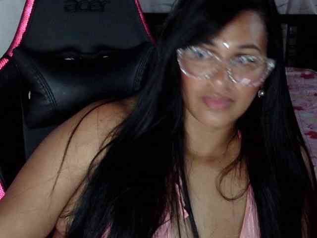 Letty33 webcam