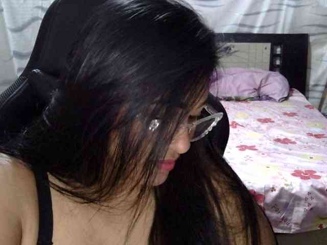 Letty33 webcam