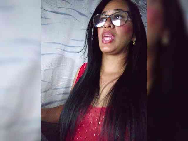 Letty33 webcam