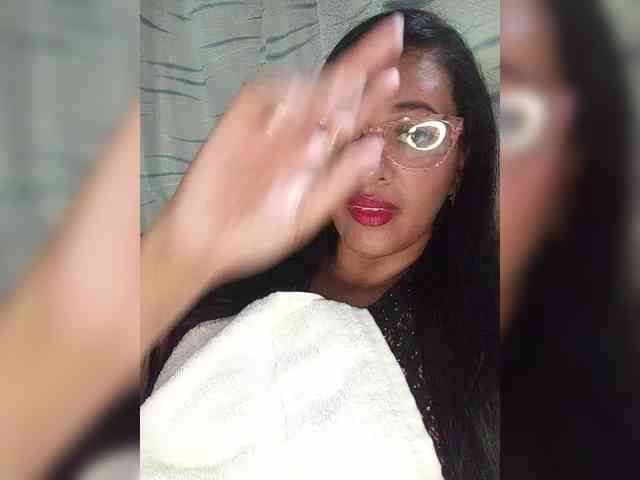 Letty33 webcam