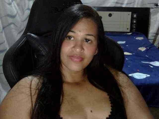 Letty33 webcam