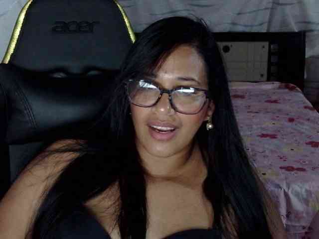 Letty33 webcam
