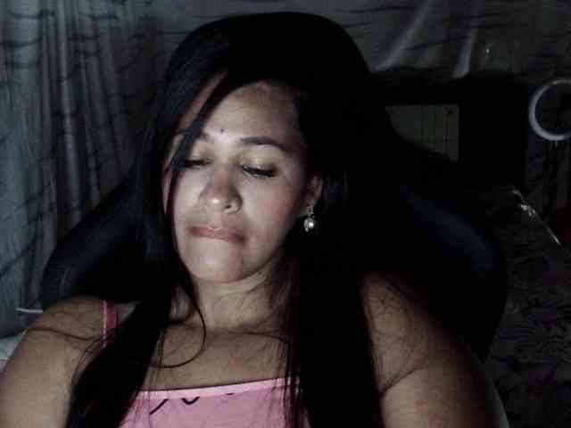 Letty33 webcam