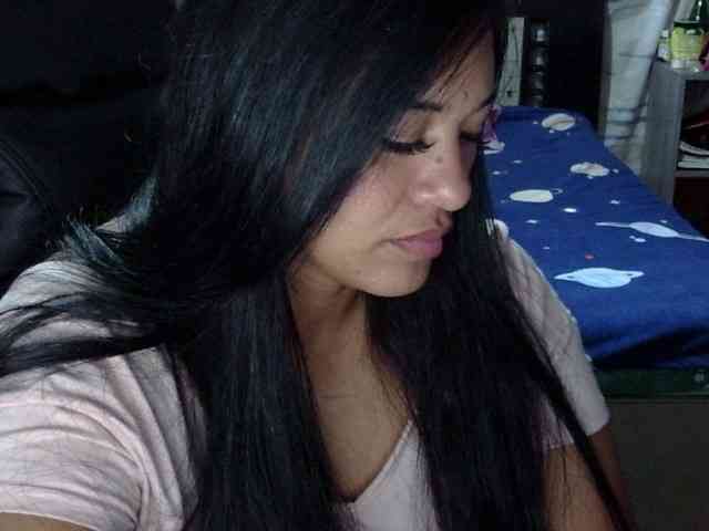 Letty33 webcam