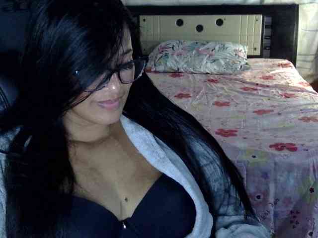 Letty33 webcam