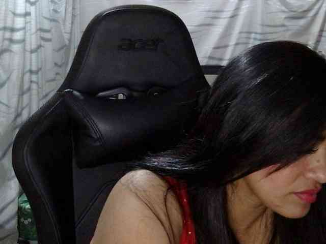 Letty33 webcam