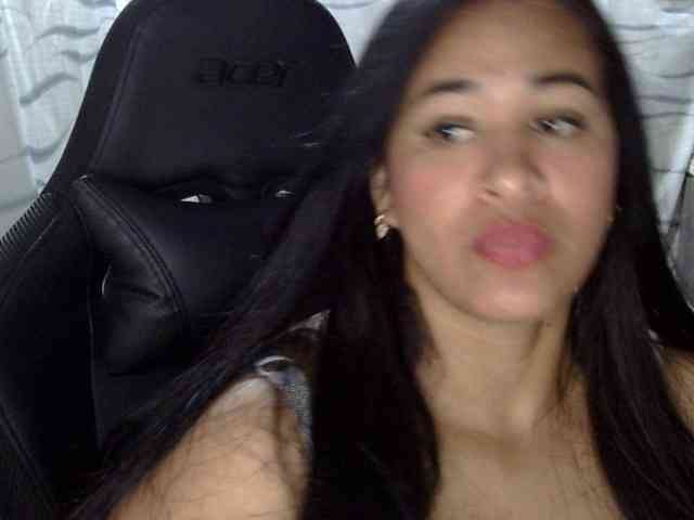 Letty33 webcam