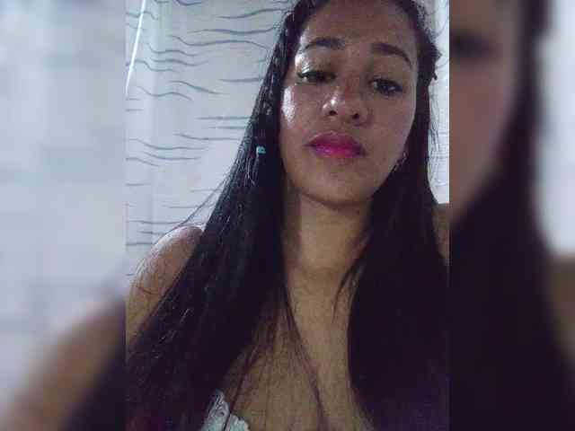 Letty33 webcam