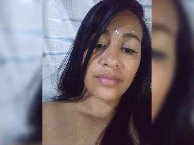 Letty33 webcam