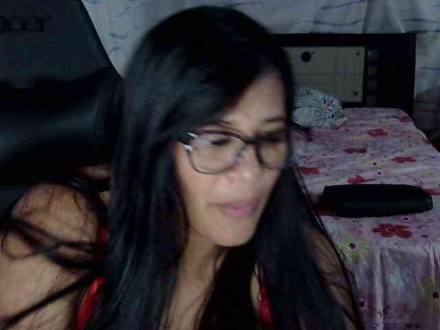 Letty33 webcam