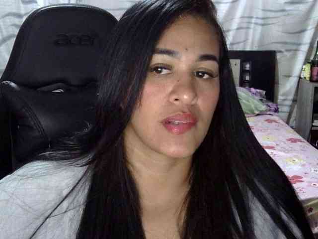 Letty33 webcam
