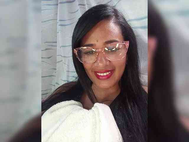 Letty33 webcam