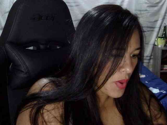 Letty33 webcam