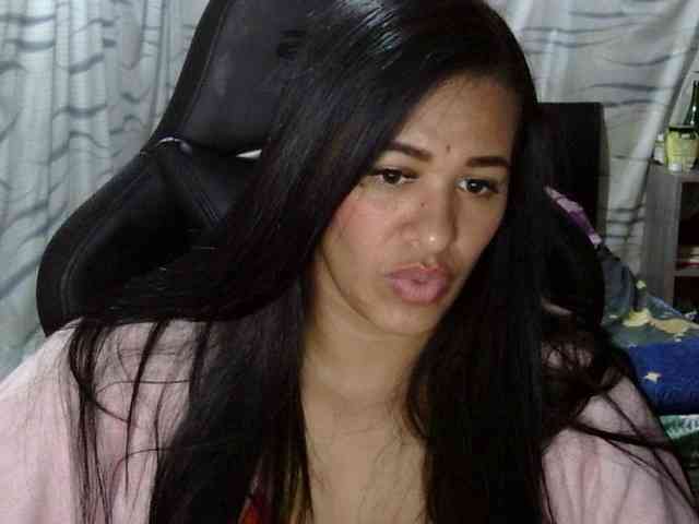 Letty33 webcam
