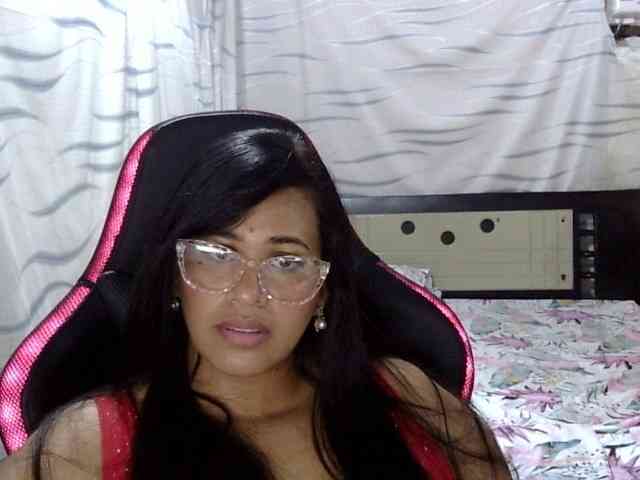 Letty33 webcam