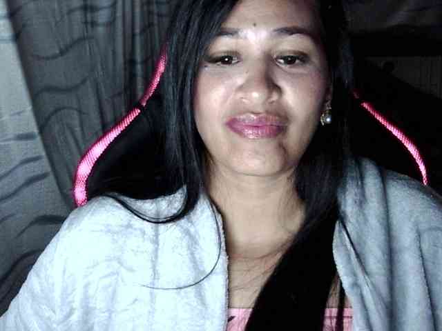 Letty33 webcam