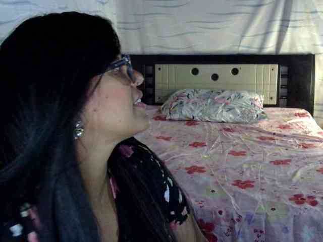 Letty33 webcam