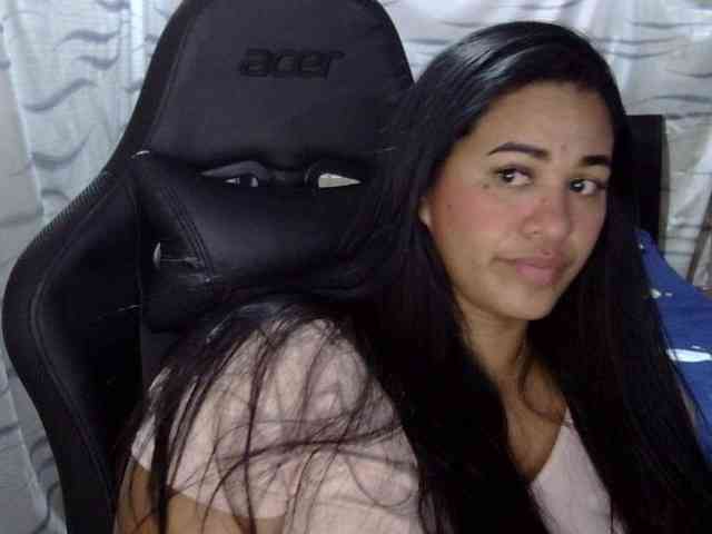 Letty33 webcam
