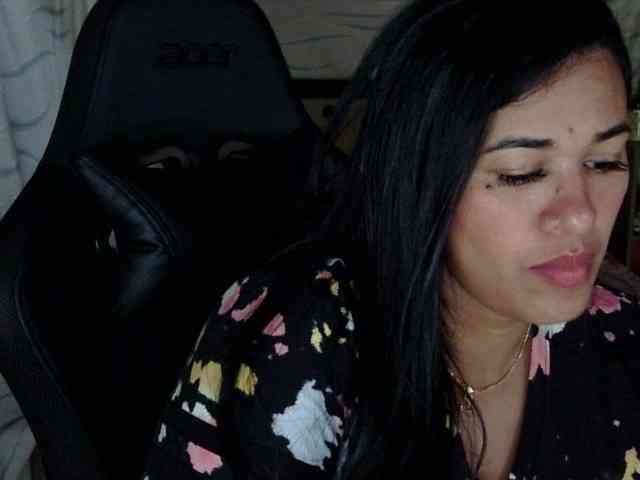 Letty33 webcam