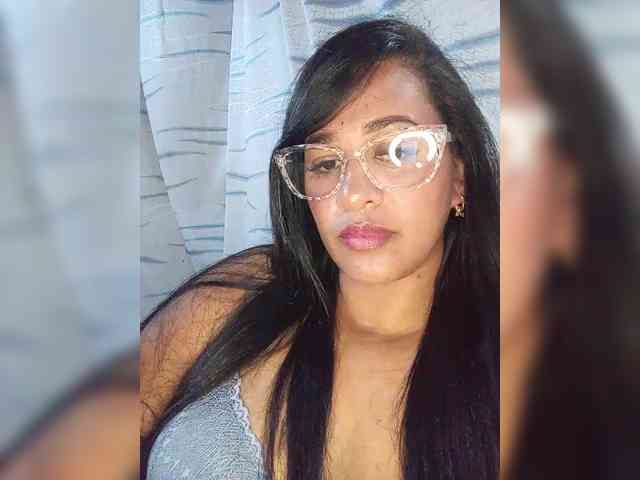 Letty33 webcam