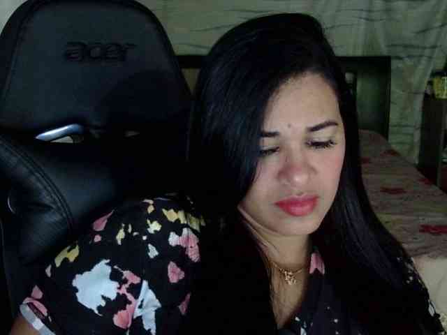 Letty33 webcam