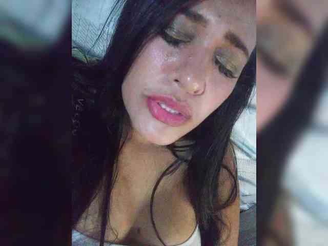 Letty33 webcam