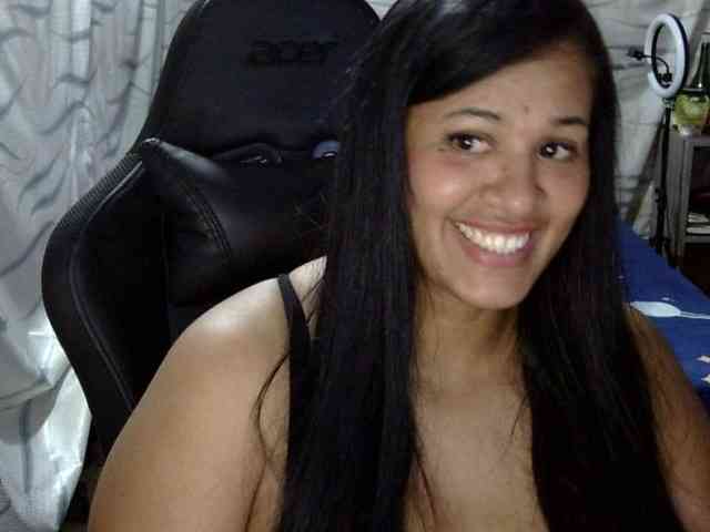 Letty33 webcam
