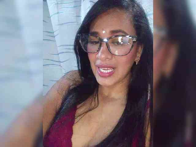 Letty33 webcam