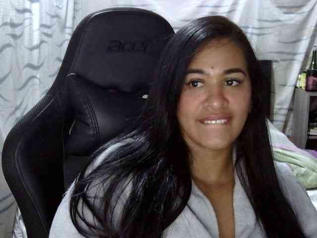 Letty33 webcam