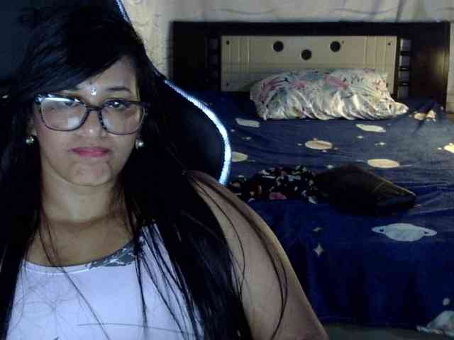 Letty33 webcam