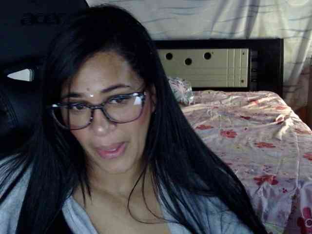 Letty33 webcam