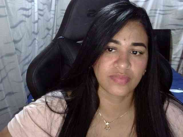 Letty33 webcam