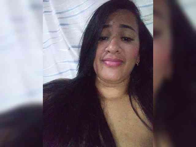 Letty33 webcam