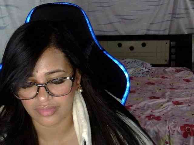 Letty33 webcam