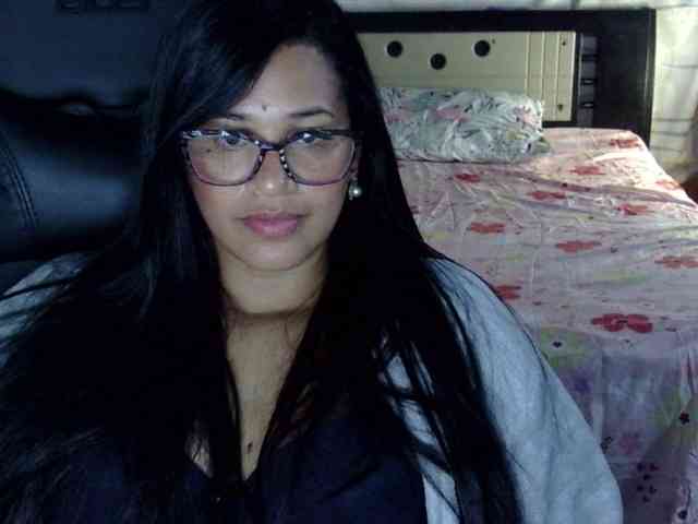 Letty33 webcam