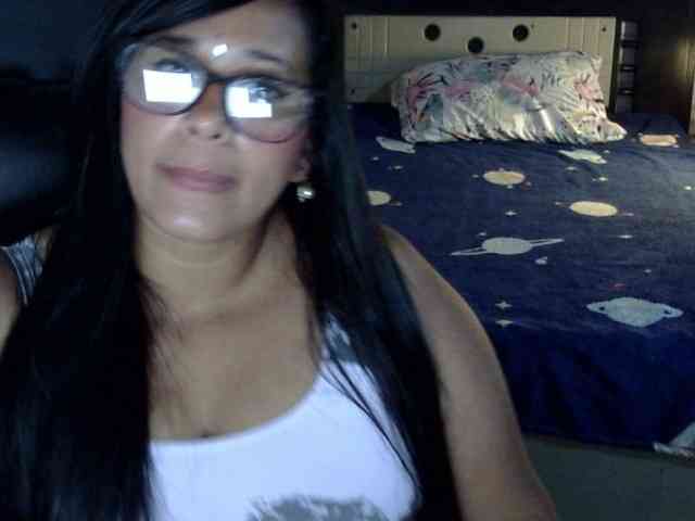 Letty33 webcam