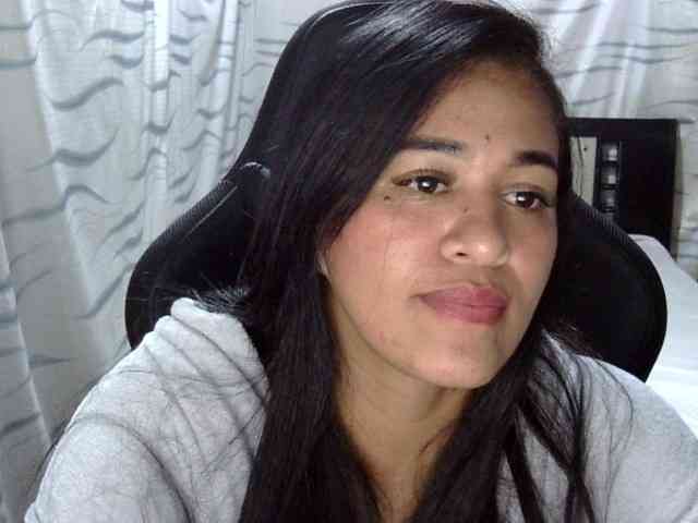 Letty33 webcam