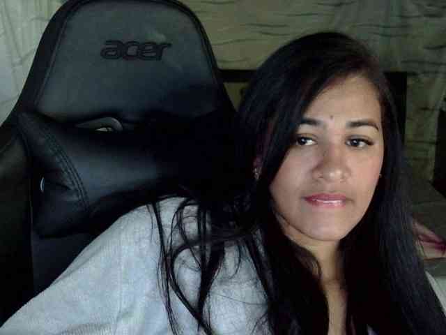 Letty33 webcam