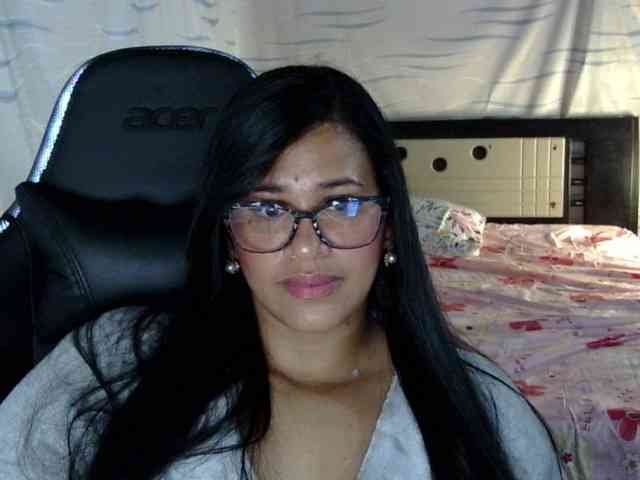 Letty33 webcam
